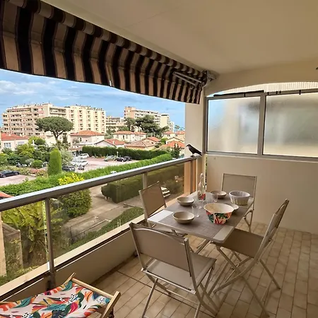 Cosy A 200 M De La *